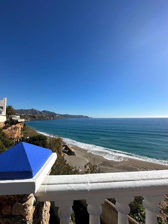 Tiyoweh Lägenhet Nerja Exteriör bild