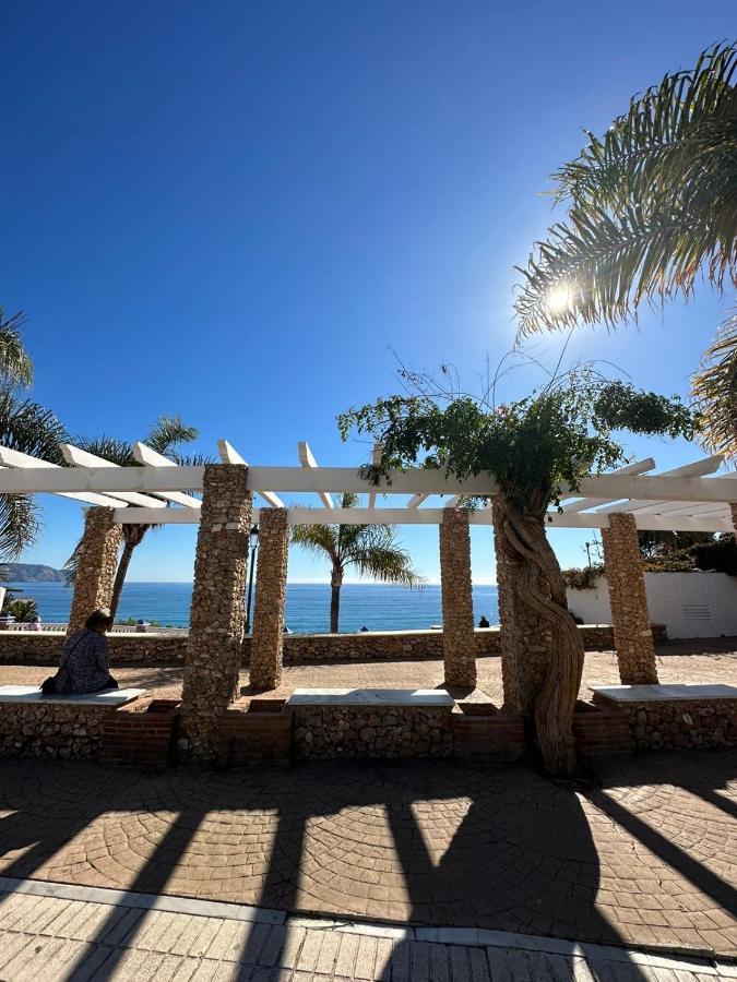 Tiyoweh Lägenhet Nerja Exteriör bild