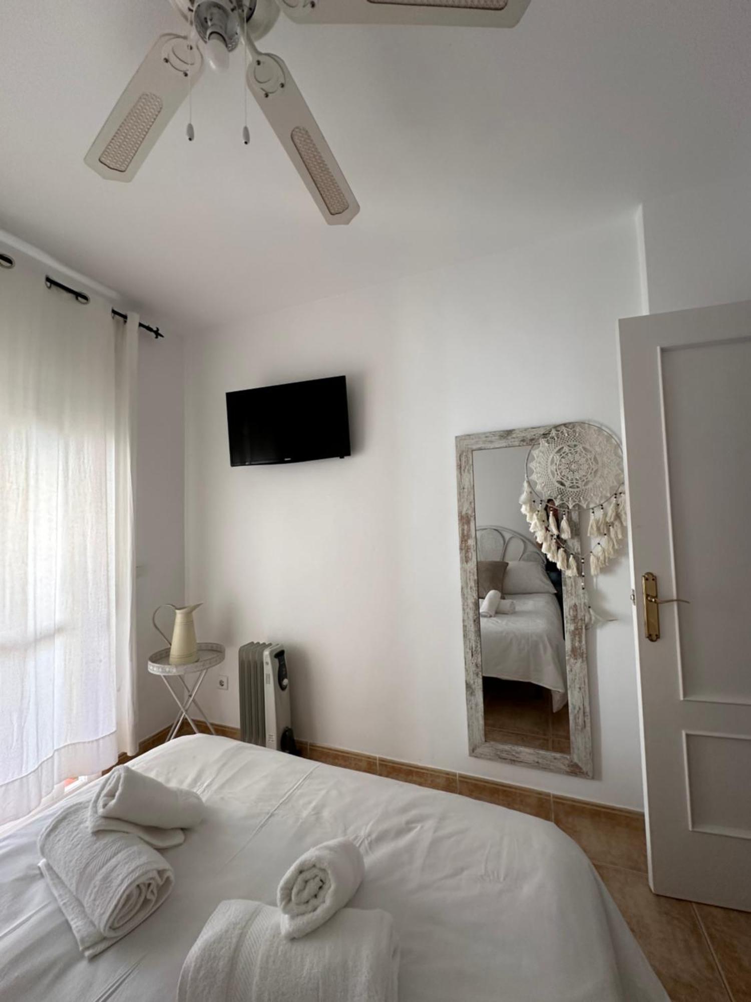 Tiyoweh Lägenhet Nerja Exteriör bild